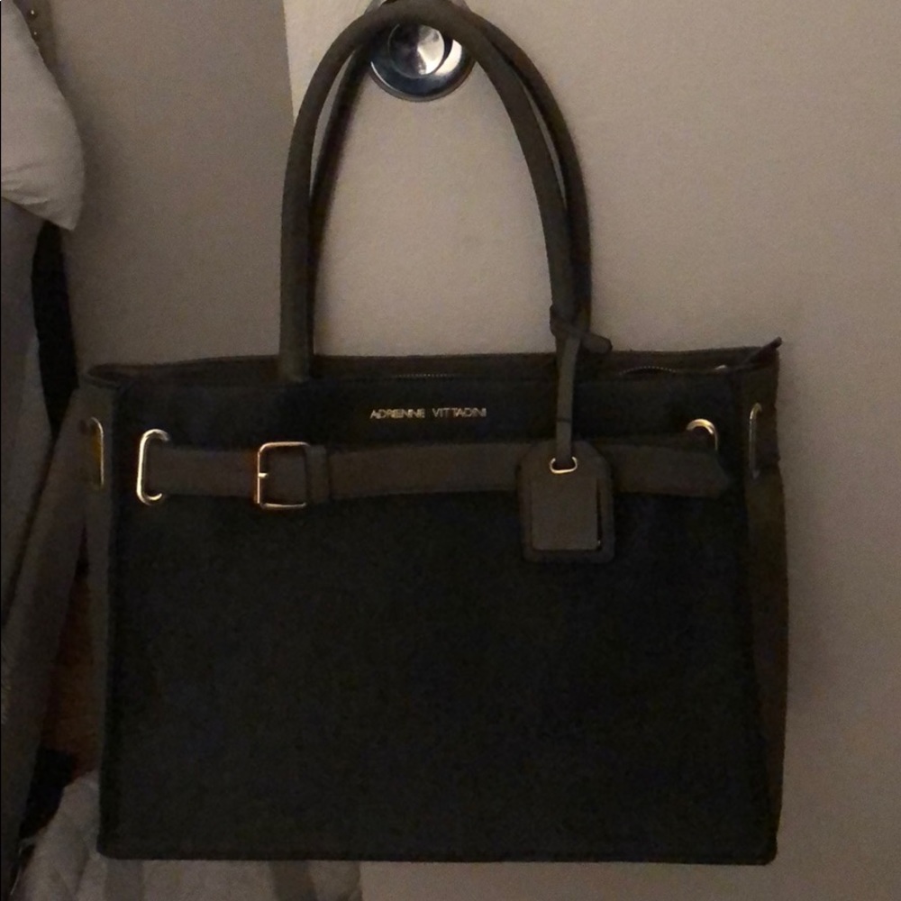 Adrienne Vittadini never used gray and black bag.